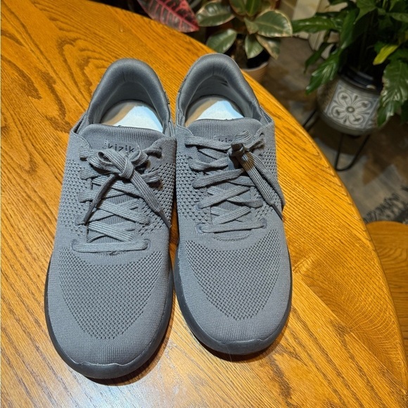 Kiziks Slip on Shoes Size 11.5 Wide - Picture 2 of 7